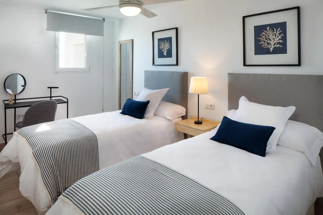 Frontline Beach & Sea Views - 2 Bedrooms - 2 Bathrooms - Puerto Banus Apartment Marbella