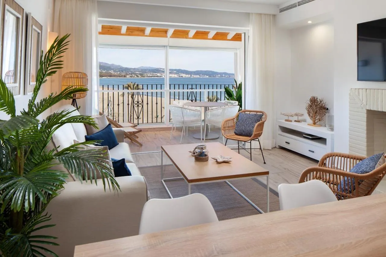 Frontline Beach & Sea Views - 2 Bedrooms - 2 Bathrooms - Puerto Banus Apartment Marbella